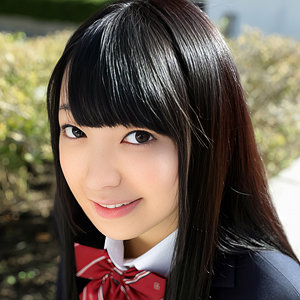 【g493】秋月 彩音に出演する女優の名前は？